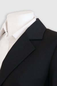 giacca monopetto nera 2 bottoni da donna per hotellerie